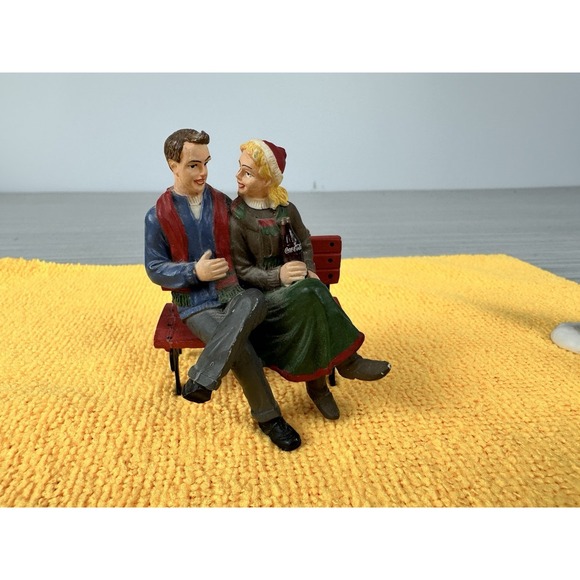 Coca-Cola Town Square Collection 1992 Christmas Village Figurines LOT Of 5 - Picture 4 of 5